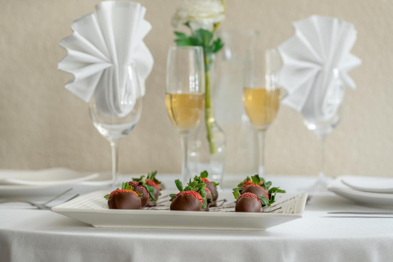 Grand Williston Hotel And Conference Center Ngoại thất bức ảnh