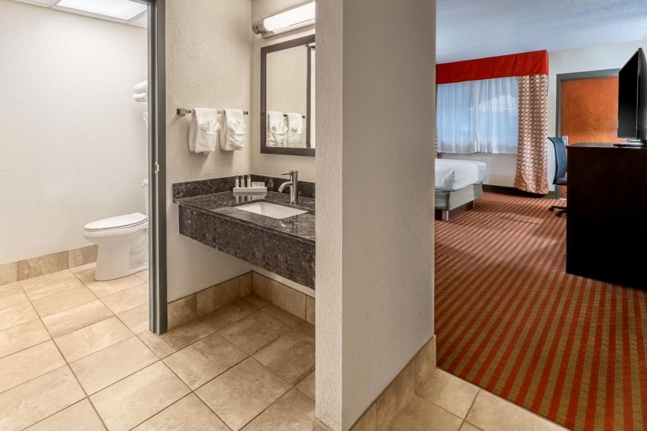Grand Williston Hotel And Conference Center Ngoại thất bức ảnh
